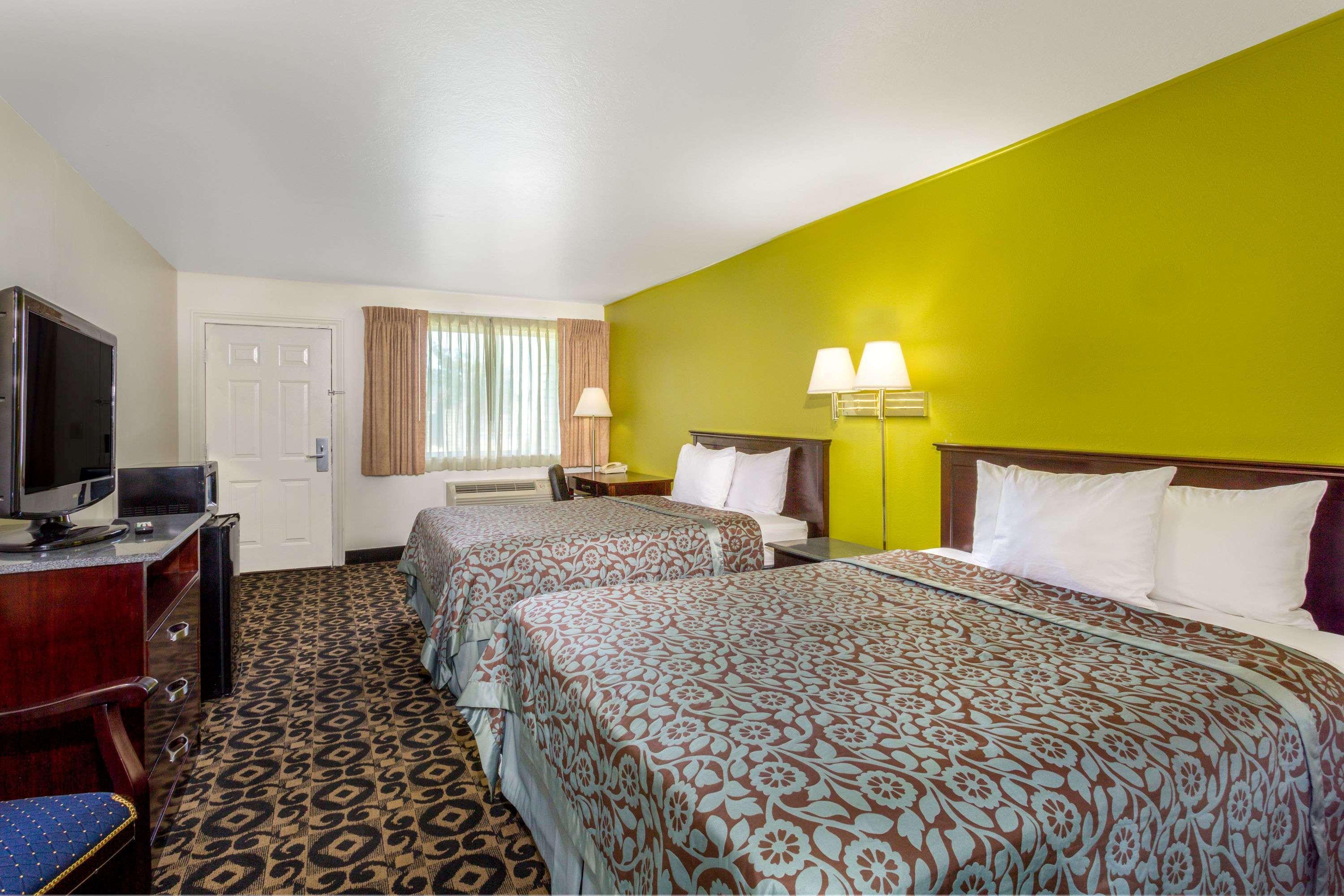 Days Inn by Wyndham Delta Eksteriør bilde