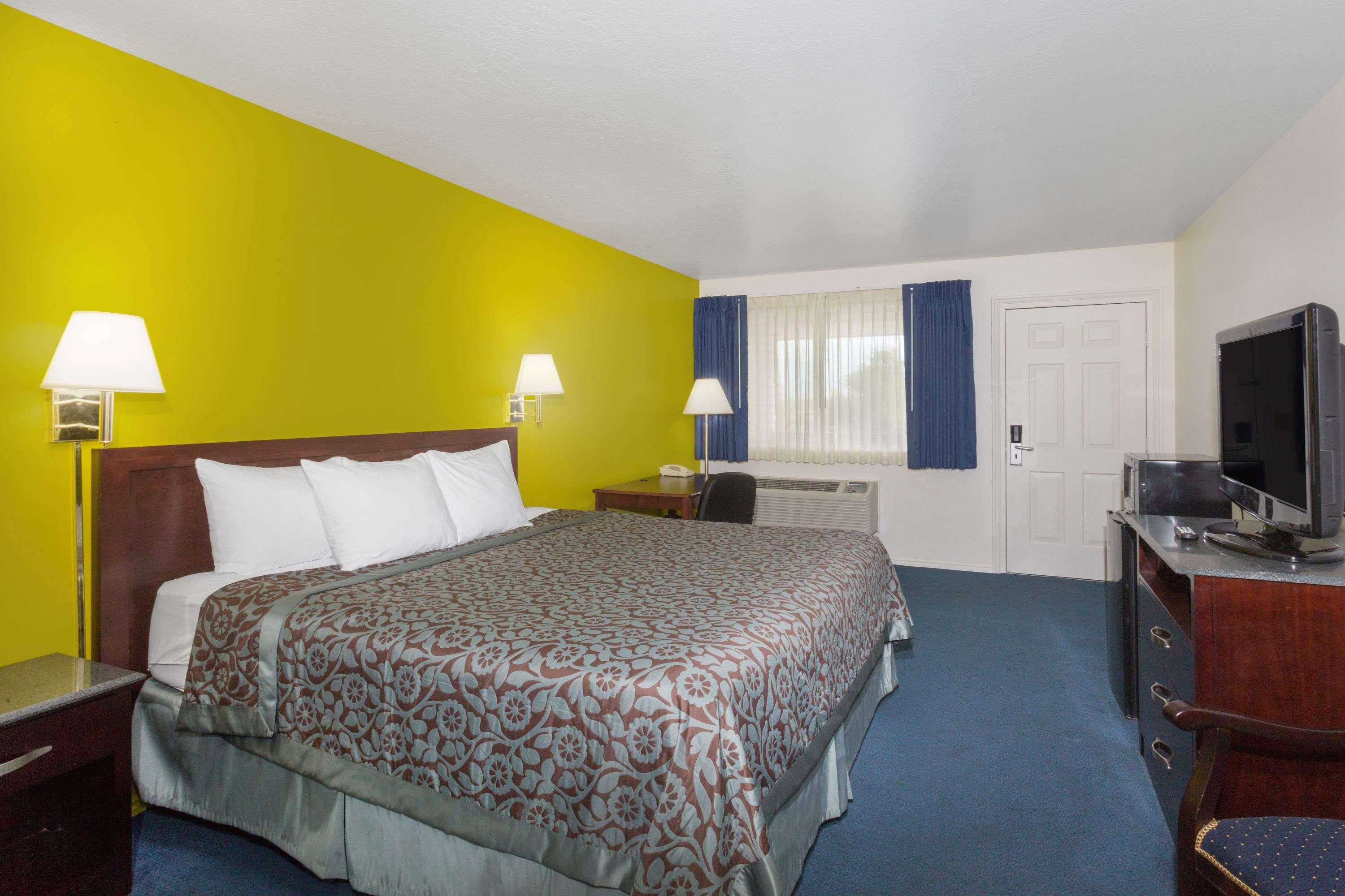 Days Inn by Wyndham Delta Eksteriør bilde